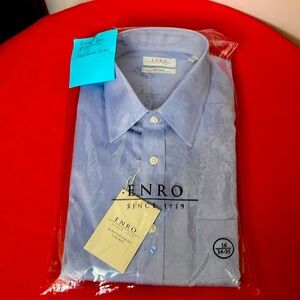 NWT beautiful dress shirt, light blue